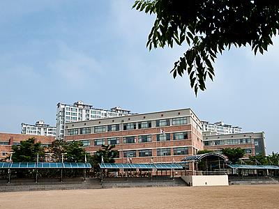 서산석림중학교 본관 썸네일 이미지